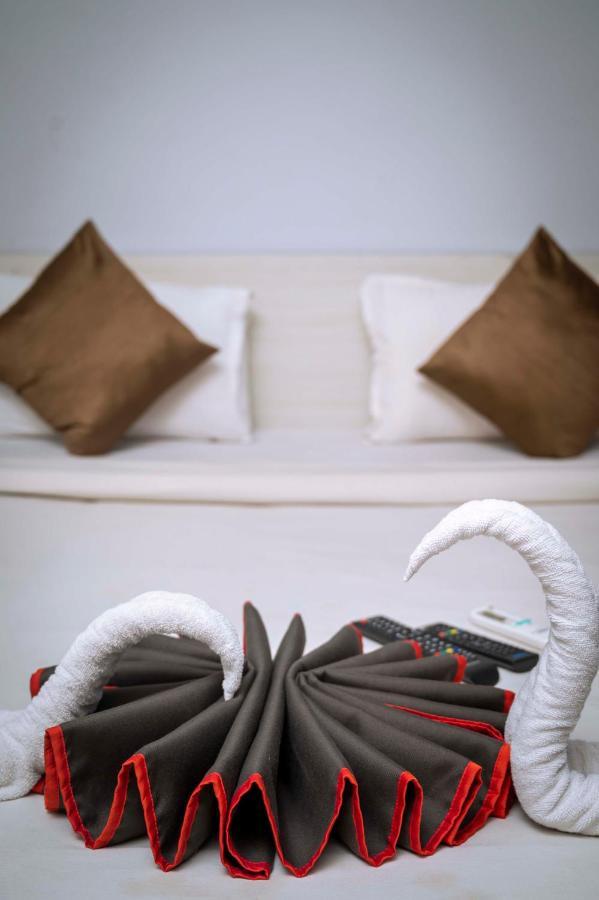 Gs Residency Hotel กูวาฮาติ ภายนอก รูปภาพ